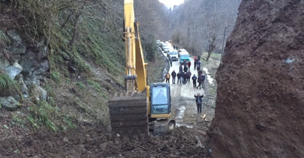 Rize’de toprak kayması