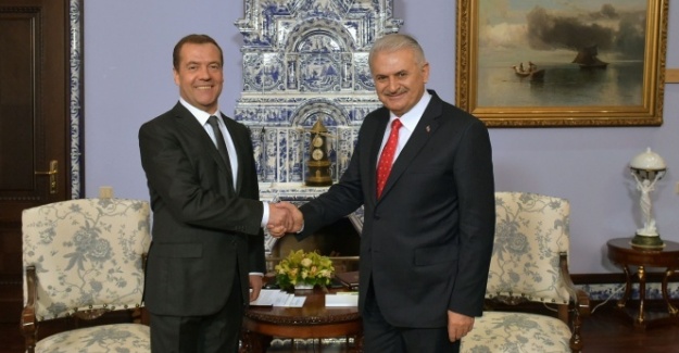 Medvedev, Başbakan Yıldırım ile bir araya gelecek