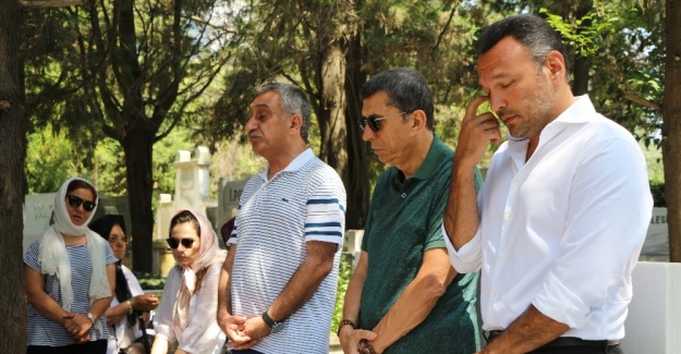 Kemal Sunal, mezarı başında anıldı
