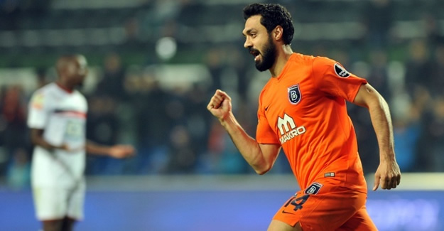 Ünlü futbolcu gözaltına alındı