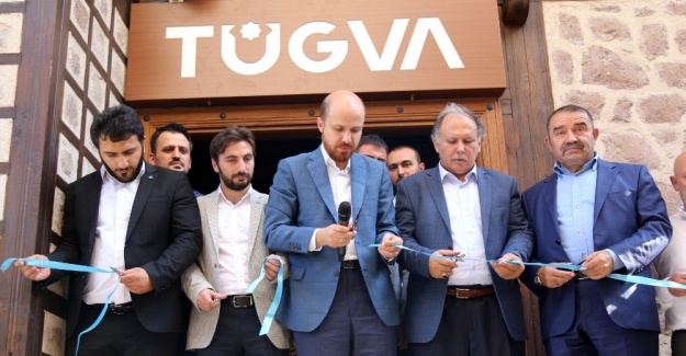 Bilal Erdoğan, TÜGVA Artvin Şubesinin açılışını yaptı
