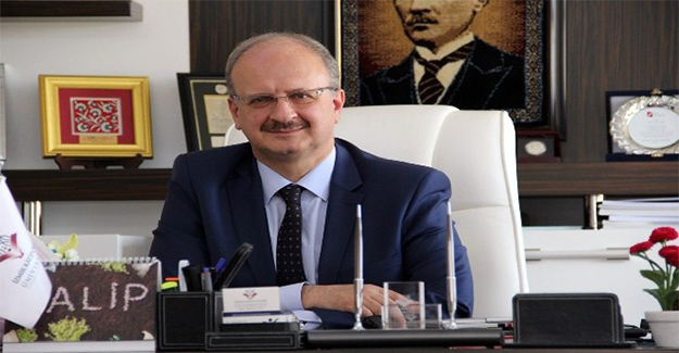İKÇÜ rektörü istifa etti