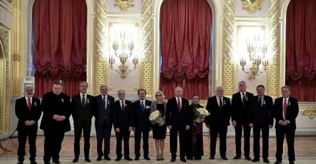 Putin'den Cavit Çağlar'a dostluk nişanı