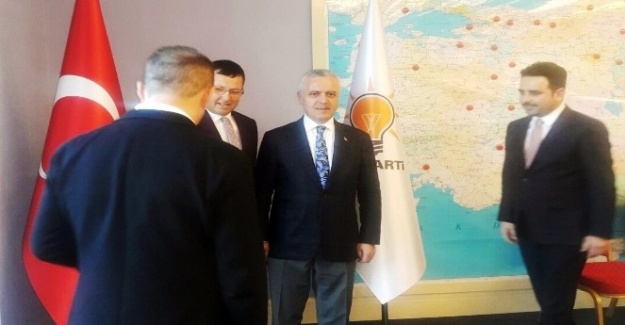 İzmir AK Parti'de 6 ilçenin daha başkanı netleşti