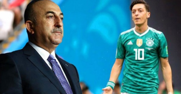Bakan Çavuşoğlu, Mesut Özil ile görüştü