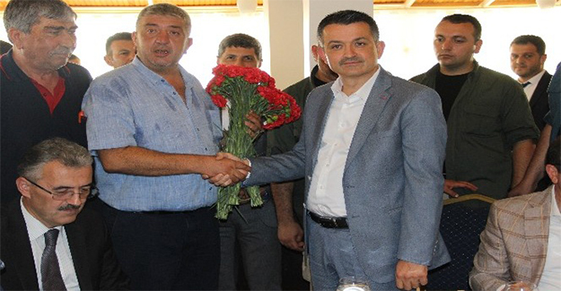 Bakan Pakdemirli: “Dağ gibi sorunların üstesinden geleceğiz”