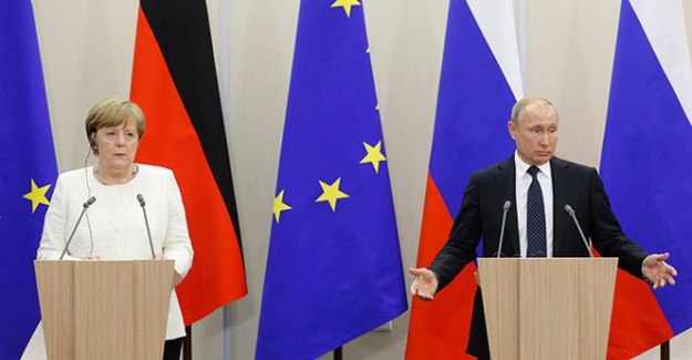 Merkel, Putin'le Erdoğan ile yapılacak görüşmeyi konuşacak