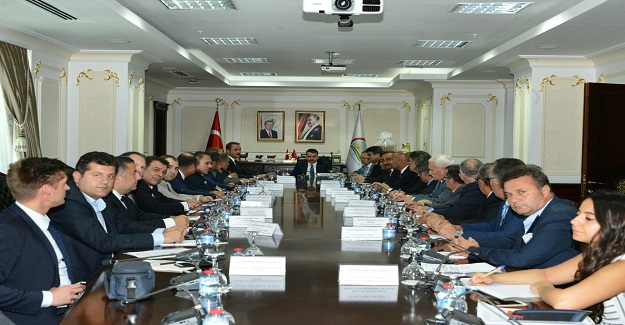 Yaş meyve sebze ihracatçılarına Aydın Şengül desteği
