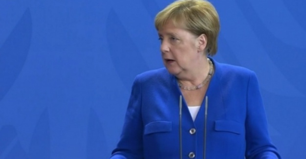 Merkel'den Suudi Arabistan'a rest