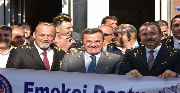 İzmir'de Ziyaretler Son Hız Devam Ediyor