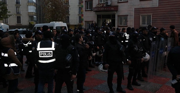 HDP'ye polis baskını: 20'den fazla gözaltı