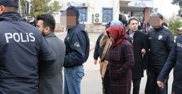 İzmir'de FETÖ soruşturması: 13 şüpheliye gözaltı kararı