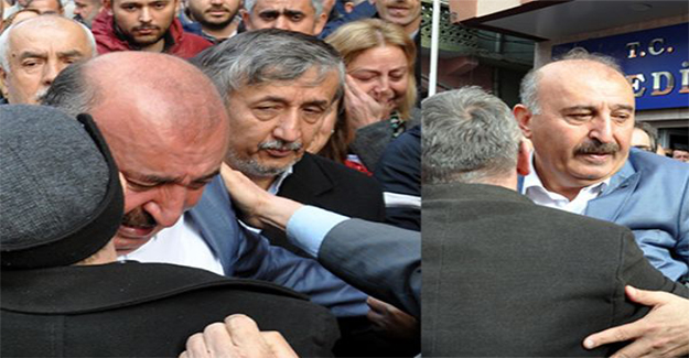 AK Partili başkan ağlayarak istifa etti