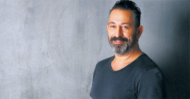 Cem Yılmaz'dan yardım isteyen muhtar adayına esprili yanıt