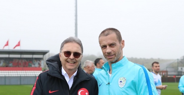 Bakan Kasapoğlu’ndan TFF Başkanı Hüsnü Güreli’ye ziyaret