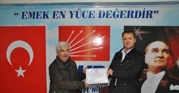 CHP'li Aksoy Menemen'de mazbatasını aldı