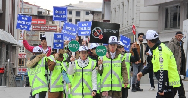 Öğrencilerden trafik uygulaması