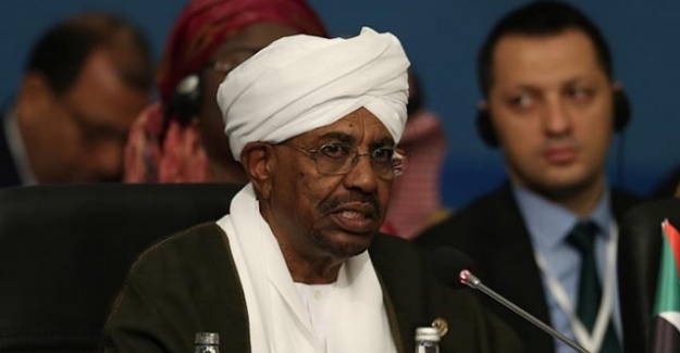 Sudan'da Cumhurbaşkanının İstifası İsteniyor