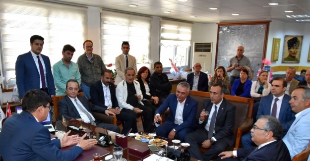 CHP’li vekillerden Başkan Özcan’a ziyaret