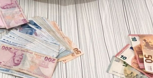 FETÖ/PDY üyesinin evinden para listesinin yer aldığı ajanda çıktı