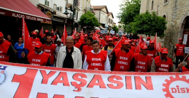 İzmir’in ilçelerini 1 Mayıs coşkusu sardı