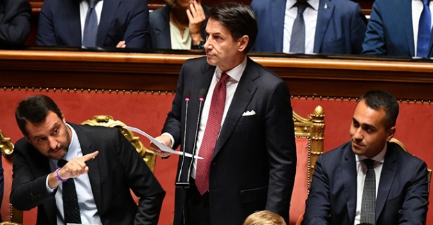 İtalya Başbakanı Conte istifa edeceğini açıkladı