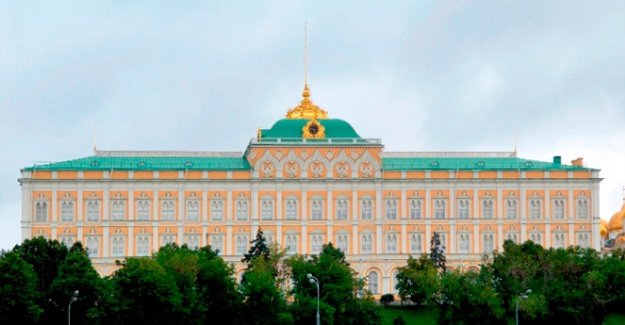 Kremlin'den uçağı mısır tarlasına indiren pilota övgü