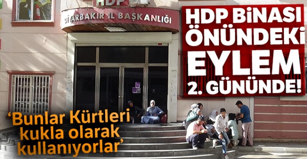 Çocukları dağa kaçırılan ailelerin HDP önündeki eylemi 2. gününde