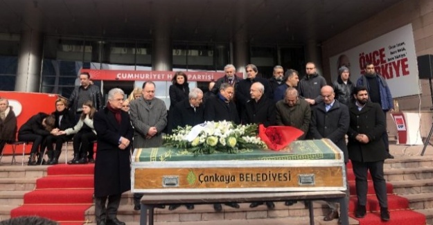 Kılıçdaroğlu CHP'li danışman Coşkun için düzenlenen törene katıldı
