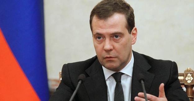 Medvedev partisinin genel başkanlığına devam edecek