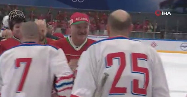 Belarus Devlet Başkanı Lukaşenko, koronaya rağmen hokey maçına çıktı