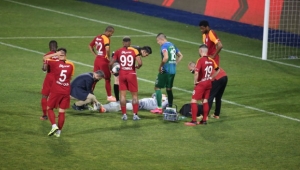 Bakan Kasapoğlu'ndan Muslera için geçmiş olsun telefonu