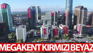 Dev Türk bayraklarıyla donatılan gökdelenler havadan görüntülendi!
