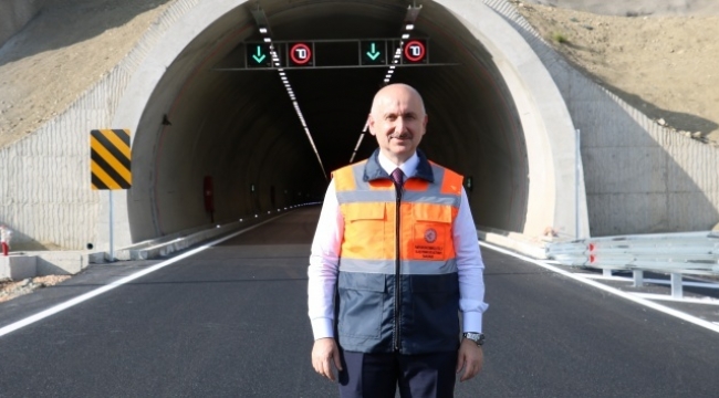 Bakan Karaismailoğlu: 'İzmir depremiyle ilgili ulaşım ve iletişimde sorun yok'