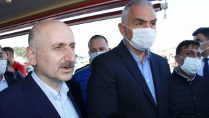 Bakanlar tsunami vuran bölgeyi ziyaret etti