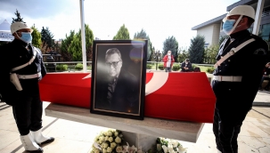 Eski Başbakan Mesut Yılmaz, son yolculuğuna uğurlandı