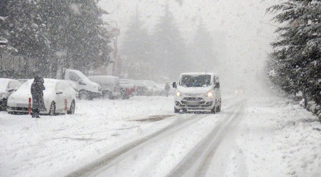 Ahlat'ta 18 köy yolu ulaşıma kapandı