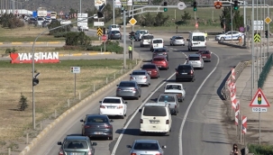 43 ilin geçiş noktasında trafik kilit!