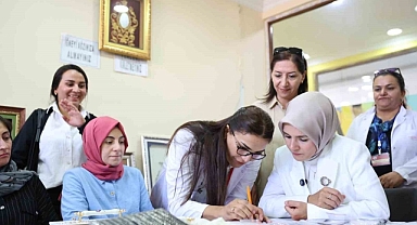 Bakan Göktaş'tan Hakkarili kadınlara Karadeniz turu sözü