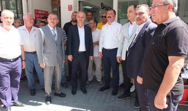 Balıkesir'de MHP İlçe yönetimi aşure hayrı düzenledi