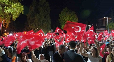 Bilecik'te binlerce kişi fener alayında tek yürek oldu