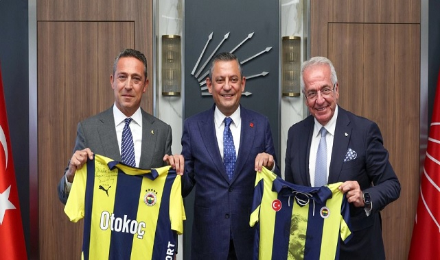 Fenerbahçe Başkanı Ali Koç CHP lideri Özel'le görüştü