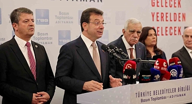İmamoğlu'ndan depremden etkilenen 11 şehre destek sözü