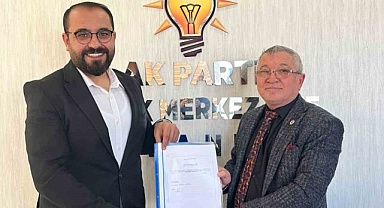 AK Parti'li Belediye Meclis Üyesi görevinden istifa etti