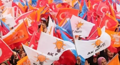 AK Partili 3 isim görevinden istifa etti