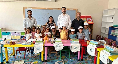 TÜGVA'dan öğrencilere kırtasiye yardımı