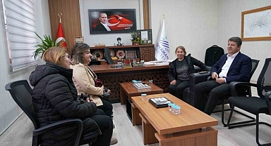 Başkan Tutdere vatandaşların taleplerini dinliyor