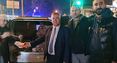 Başkan Erkan Özkan'dan taksicilere sıcak çorba ikramı