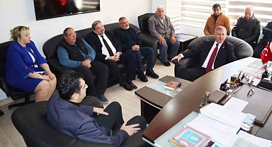 Milletvekili Özdağ gazeteciyi azarladı: