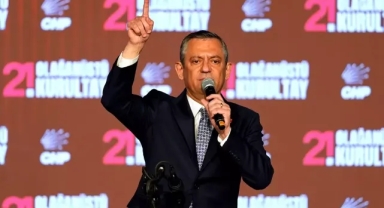 Özgür Özel yeniden CHP Genel Başkanı seçildi